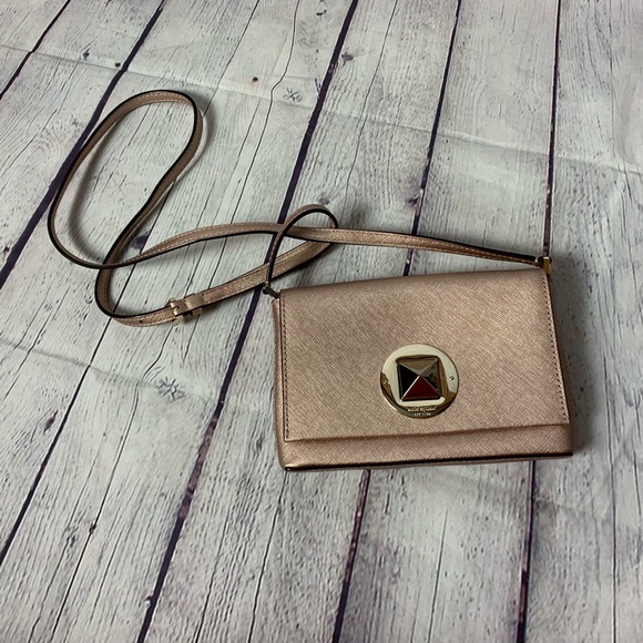 Kate Spade Purse - Picture 1 of 3